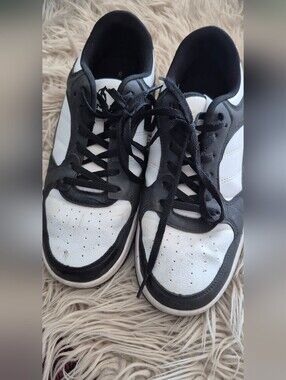 And1 Black and White Skate-Inspired Sneakers